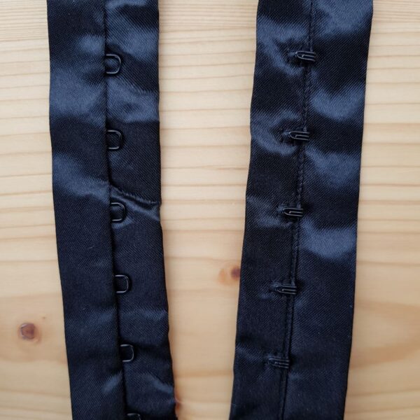 BH Verschluss, schwarz, 1 x, am Meter, aus Satin