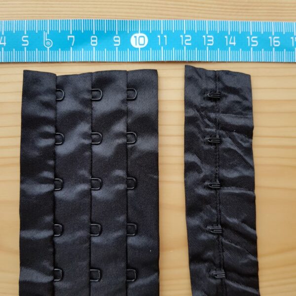 BH Verschluss, schwarz, 3 x, am Meter, aus Satin – Bild 3