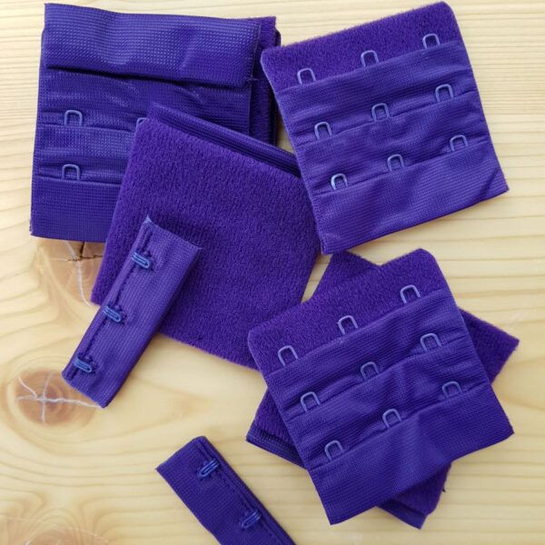BH Verschluss, violet, 3 x 3, ca. 5,5 cm breit – Bild 2