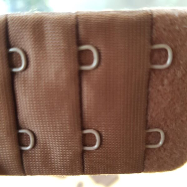 BH Verschluss, braun, 3 x 2, ca. 3,8 cm breit